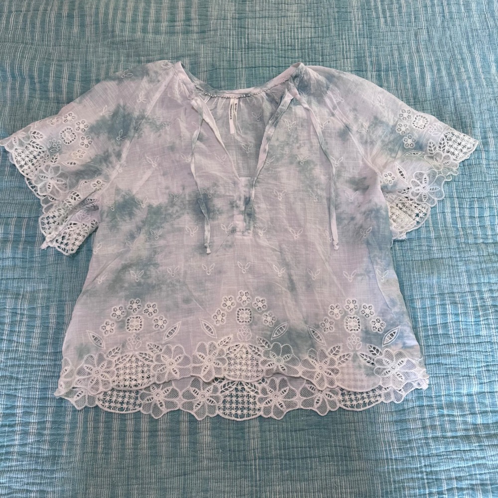 Anthropologie Blouse Blue White Tie Dye Eyelet Lace Flutter Sleeve XS